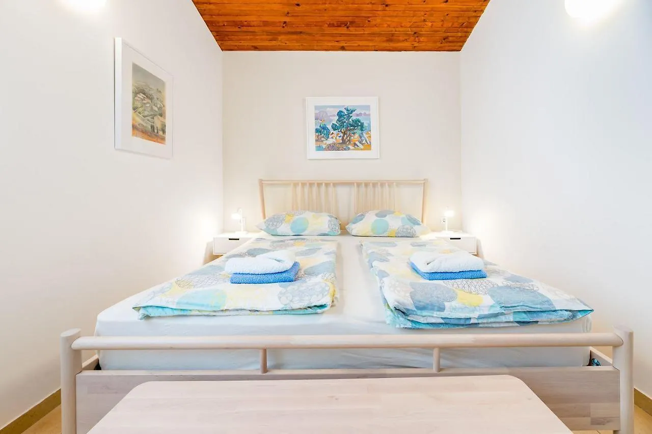 Apartment 200 Meter Bis Zur Kristallklaren Adria Baska  Croatia